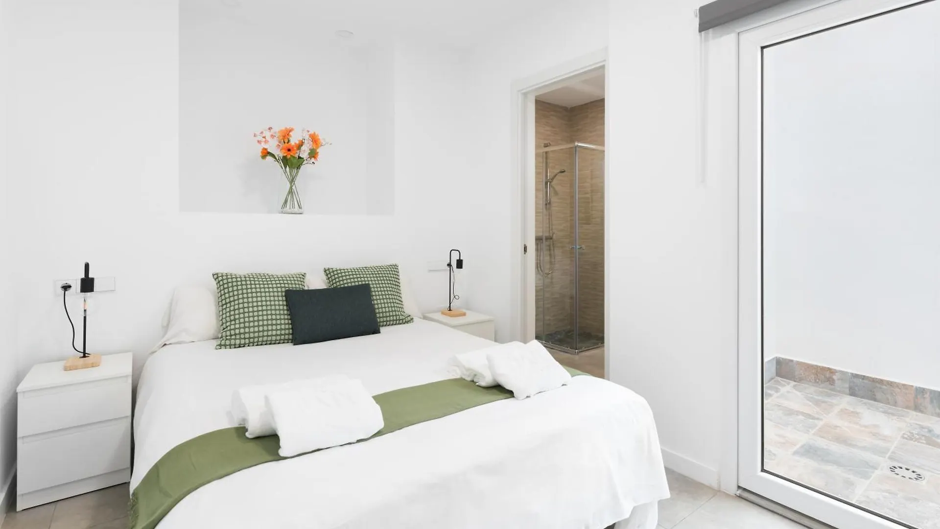Wintowinrentals Altamira Suites Bajo contacts